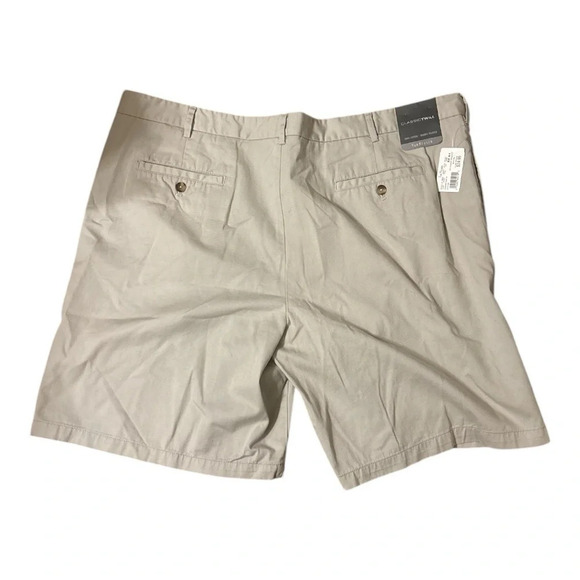 Van Heusen Double Pleated Men's Khaki Shorts Size 44 NWT Golf Travel Beach - Picture 1 of 3